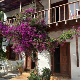Courtyard Kalkan, hotell i Kalkan