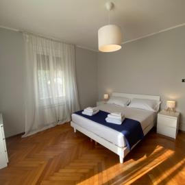 Alle Pratoline Casa vacanze spaziosa vicino Trieste e mare con deposito bici e moto coperto、ムッジャのホテル