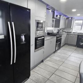 Bridge St 6 Bedroom House - Tranent