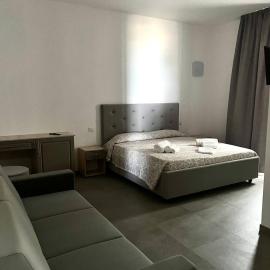 Hotel Marechiaro - Direttamente sul mare, hotel di San Menaio