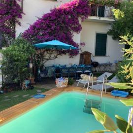 Tramonto Mediterraneo casa con piscina، فندق في كاستجليونسيلو