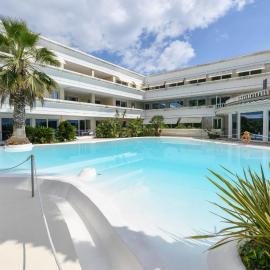 Lastmile apt with terrace&pool near lake&sirmione