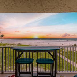 Close to Beach with Tennis Court and Pickleball - Blue Chair Breeze - Roelens, hotel in Fort Myers Beach