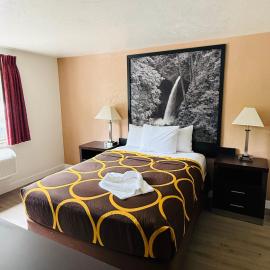 Super 8 by Wyndham Lacey Olympia Area – hotel w mieście Lacey