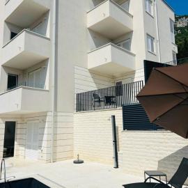Apartmani Villa Antea、クレックのホテル