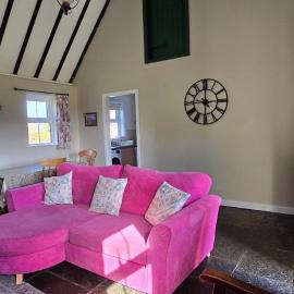 Wild Rose Cottage - 3 Bedroom, hotel i Louisburgh