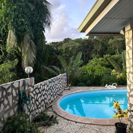 Tainas Lodge, hotel sa Faaa