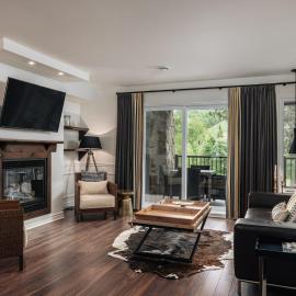 2 bedroom suite with views of Sommets St-Sauveur, hotel v destinaci Saint-Sauveur-des-Monts