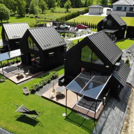 Czarna Chata Luxury Resort, hotell i Klimkówka