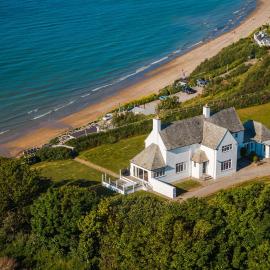Cliff Top - Panoramic Sea Views with Spa & Hot Tub