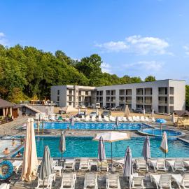 OASIS Hotel NEW 2025, khách sạn ở Solotvyno