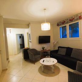 Stylish 2BR Semi-Basement- Cozy & Family-Friendly Retreat