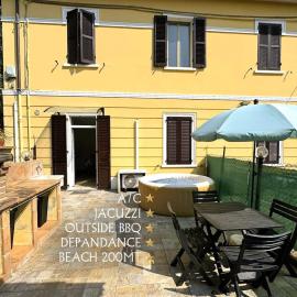 Nadia House - a stone's throw from the sea!, viešbutis mieste Fanas