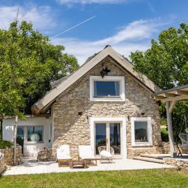 Ermenes 2 - The Vineyard Retreat with Panoramic Views on lake Balaton, Hotel in Örvényes