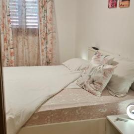 Room Kris with private entrance & private bathroom