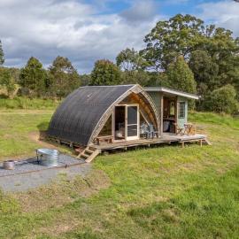 Bakers Hut - Off Grid Farm Stay