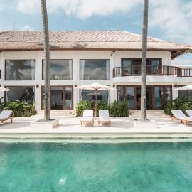 Villa Blanca by Alfred in Bali, hotel i Manggis
