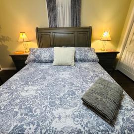 The Soft Landing 1BR Queen - Shared Home