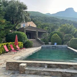 Vacances de rêve vue mer et montagne, Hotel in Brando