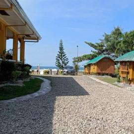 Seabreeze Beachfront Home and Cottages new management, хотел в Сан Хуан