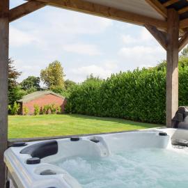 River Cottage, hotel in Llangunllo