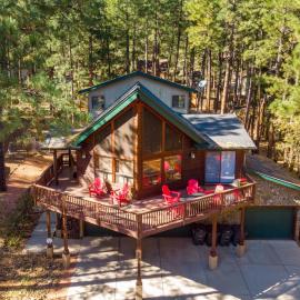 Chalet in the Pines Spa Game Room Wraparound Deck, hotel in Flagstaff