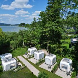 Direkt am Wallersee - Cubes - SELF CHECK-IN, hotel a Henndorf am Wallersee