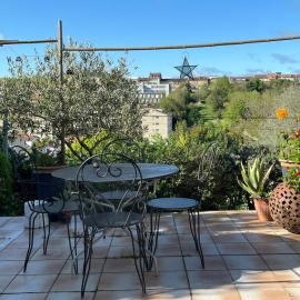 Auch dans un Écrin de Verdure, hotel v destinaci Auch