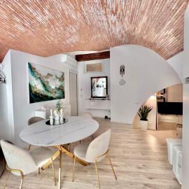 L'Arco sul Lago - Deluxe Apartment, hotel din Castro