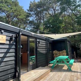 Bumblebee Cabin met privé sauna & vuurplaats