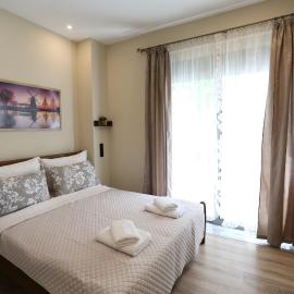 Loutraki Home، فندق في لوتراكي