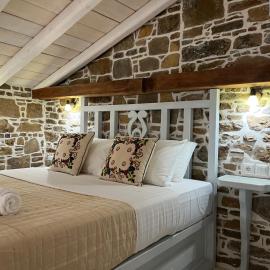 Rodakas Rooms-Adigoni, hotel in Livadhokhórion