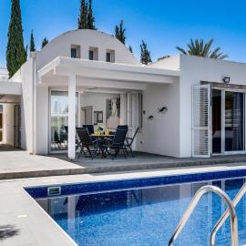 Villa Zina by Ezoria Villas, Hotel in Meneou