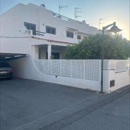 Maison à 300 m de la plage et piscine collective CV-VUT41064-CS