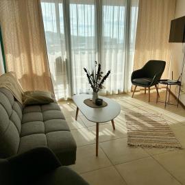 East Village - Holiday Apartment, hotel in Balchik