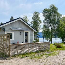 Cozy Home In Lavik With House A Panoramic View, hotel a Lavik
