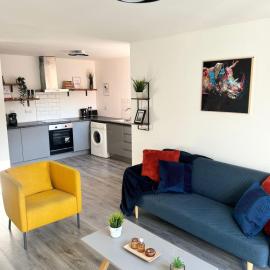 Stylish & Modern 1 Bed Aprt nr Sandwell & close to M5 & M6 links