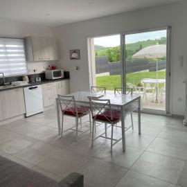 Appartement 48m2 jardin et terrasse, hotel i La Roche-Blanche