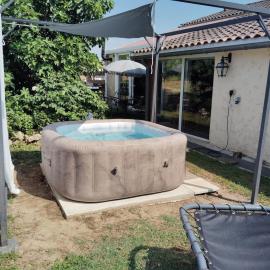 Doulezon में, होटल L'Edenwine jardin clos et spa privatif