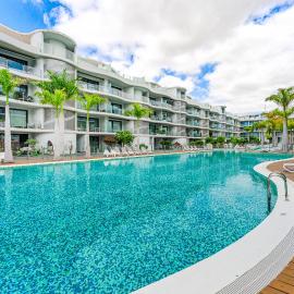 Exclusive Penthouse - 85m pool - private garage - 3 terraces