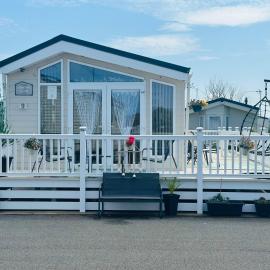 P&T's home from home, PLATINUM Spacious Lodge, hotel in Rhyl