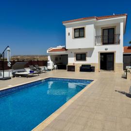 Lazuli Zen Villa with Private Pool, hotel v destinácii Pyla