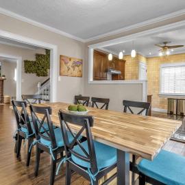 New Close to Falls Beautiful Spacious Parking Air Conditioning, hotell sihtkohas Niagara Falls