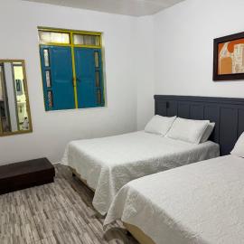 Habitación Privada Amplia y Tranquila cerca del Parque Principal 1
