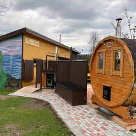 Rojas Rodes: Roja şehrinde bir otel