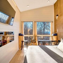 The Lumber Jack Pine Treehouse at Treetop Escapes, hotel Wildwoodban