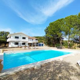 Cortijo El Contarín - Amplia casa rural con piscina privada y chimenea cerca de Archidona, Málaga, hotelli kohteessa Archidona