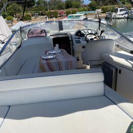 HEBERGEMENT INSOLITE SUR UN BATEAU À QUAI, hotel v mestu La Londe-les-Maures