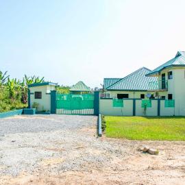 Luxurious Akwaaba Villa, hotel en Kwesimintim