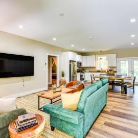 1 Mi to Lake Hartwell: Updated Retreat w/ Patio!, hotel ad Anderson